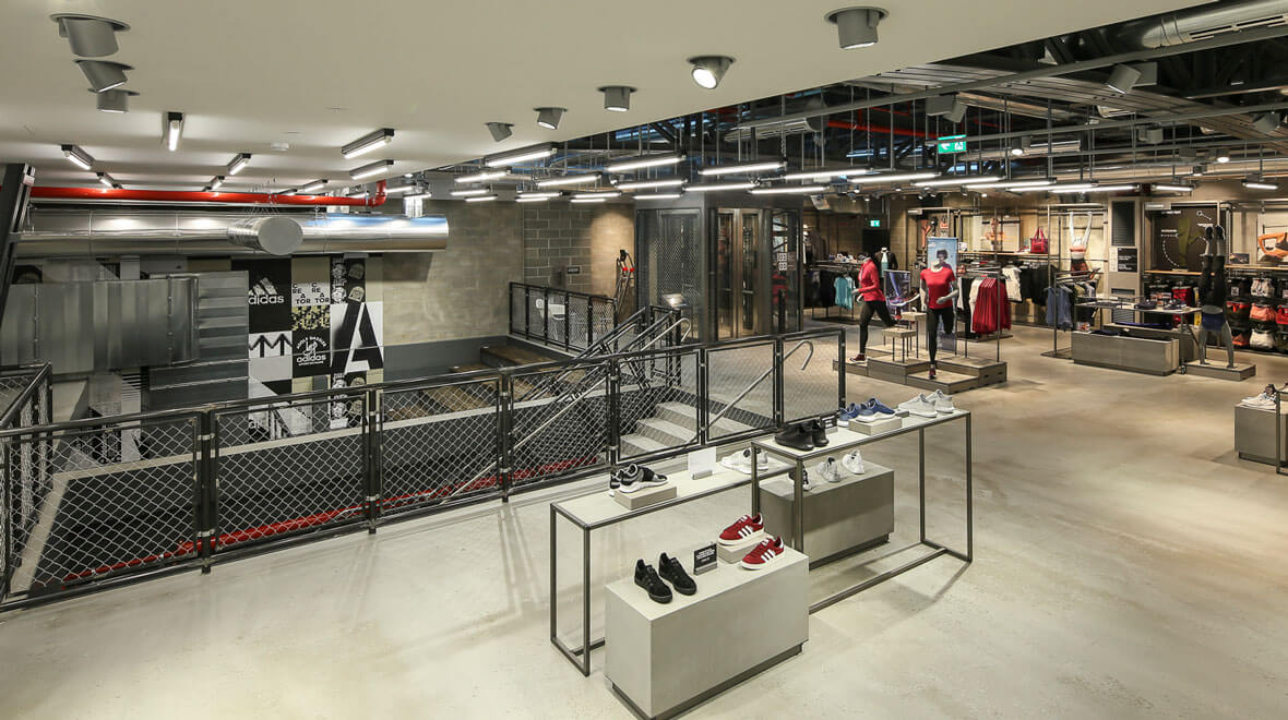 adidas store loreto