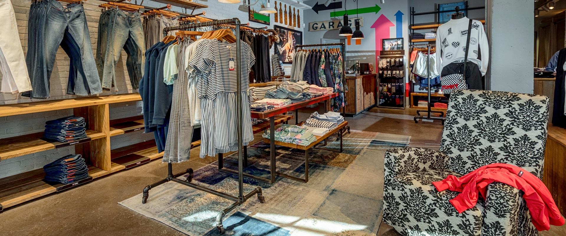 Vacature Ondergedompeld Station Oktalite | Tommy Jeans Store